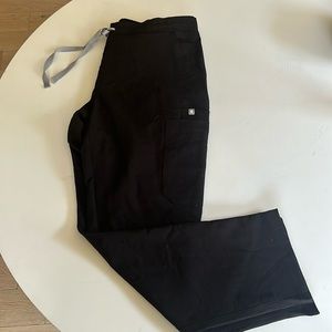 Size medium petite figs black scrub pants.